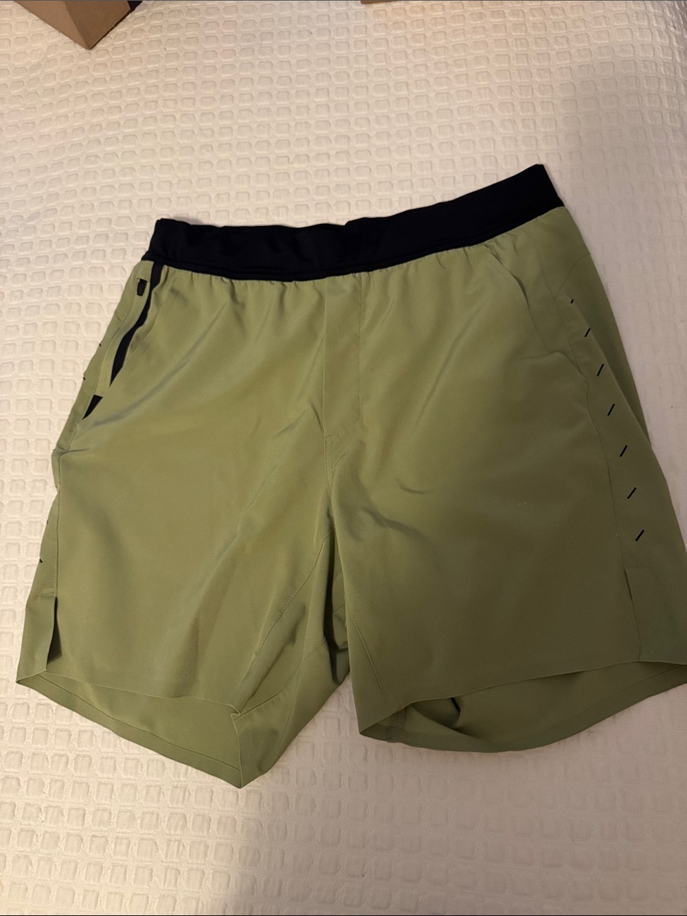 Men’s Ten Thousand shorts. Lime. Medium